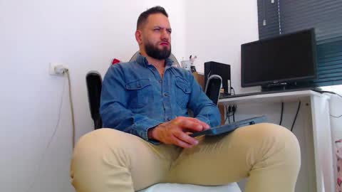 esteban online show from March 17, 2026, 5:27 pm