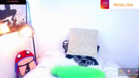 Esteban independent model online show from September 9, 2025, 1:43 pm