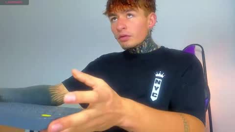 Esteban independent model online show from November 30, 2025, 10:36 pm