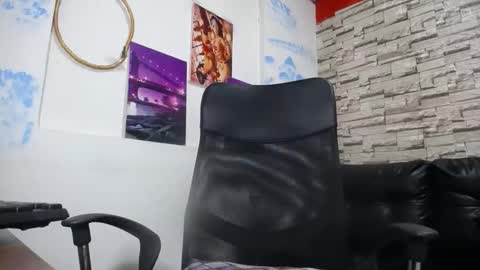 Snapshot of estefani_robles chatting on January 12, 2026, 12:05 am estefani robles online show from January 12, 2026, 12:05 am