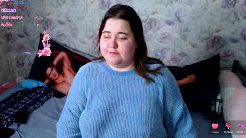 Snapshot of estelle_hicks chatting on December 10, 2024, 6:17 pm estelle_hicks online show from December 10, 2024, 6:17 pm