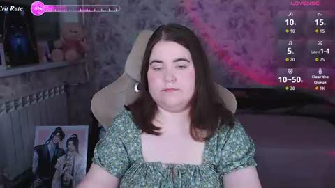 estelle_hicks online show from July 13, 2026, 7:05 pm