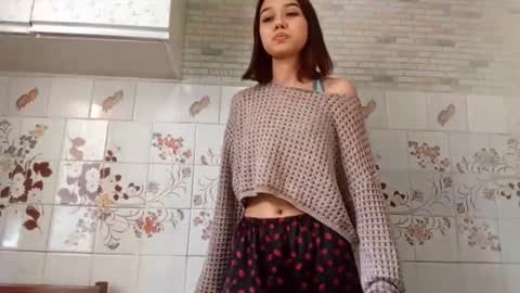 Snapshot of estellekirbo chatting on March 19, 2026, 1:15 pm estellekirbo online show from March 19, 2026, 1:15 pm