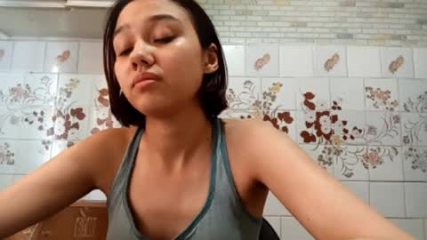 Snapshot of estellekirbo chatting on April 6, 2026, 7:20 am estellekirbo online show from April 6, 2026, 7:20 am