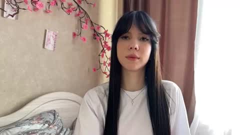 estellezdebski online show from June 26, 2026, 8:41 am
