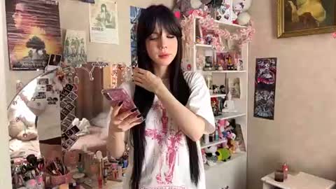 estellezdebski online show from June 27, 2026, 12:22 pm