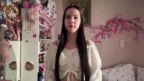 estellezdebski online show from July 7, 2026, 2:43 pm
