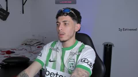 estivenvel online show from October 26, 2025, 6:58 pm