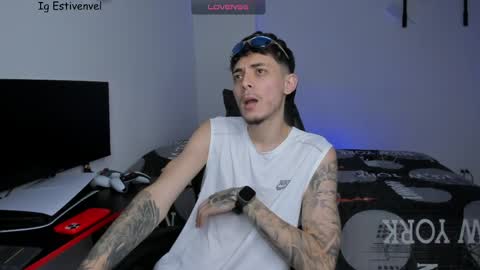 estivenvel online show from March 25, 2026, 4:46 pm