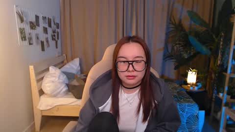 estrella_nouri online show from March 10, 2026, 2:55 pm