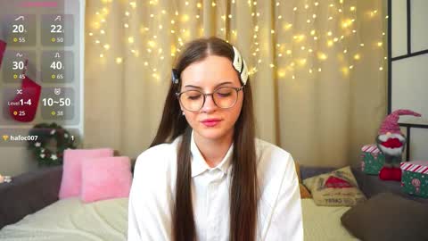 Snapshot of estrellabecnel chatting on December 20, 2025, 7:10 pm Anna online show from December 20, 2025, 7:10 pm