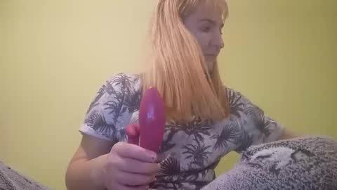 Snapshot of estrellawalters chatting on December 1, 2024, 4:51 pm estrellawalters online show from December 1, 2024, 4:51 pm