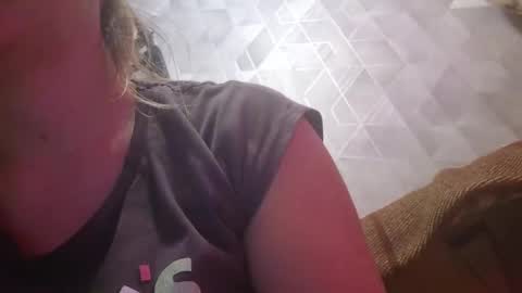 estrellawalters online show from November 23, 2025, 1:11 pm