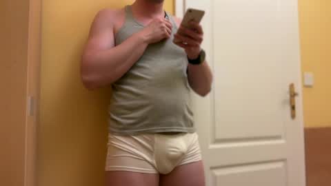 Snapshot of etat_on chatting on June 25, 2026, 10:36 pm Tom online show from June 25, 2026, 10:36 pm