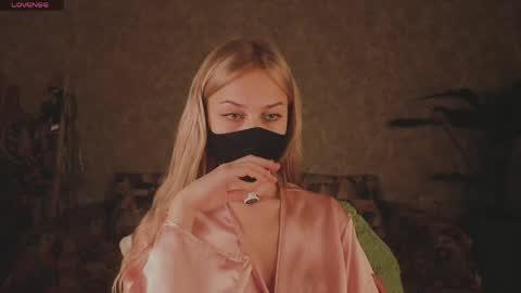 Sophia online show from April 20, 2026, 10:22 pm