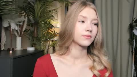 Natalie online show from October 25, 2025, 5:48 am