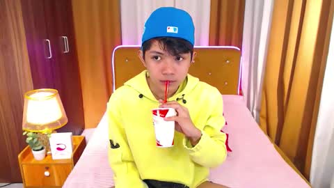 Snapshot of ethan_lauren chatting on April 15, 2026, 7:58 pm ethan_lauren online show from April 15, 2026, 7:58 pm