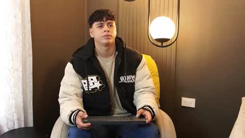 ethan_occonor online show from September 25, 2025, 12:42 pm