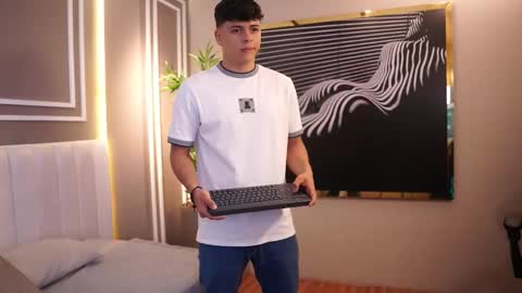 ethan_occonor online show from November 18, 2025, 12:31 pm