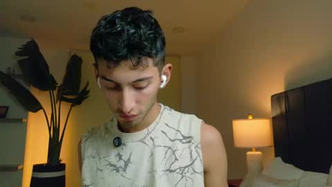Snapshot of ethan_skiny_ chatting on May 20, 2026, 4:51 am Joan online show from May 20, 2026, 4:51 am
