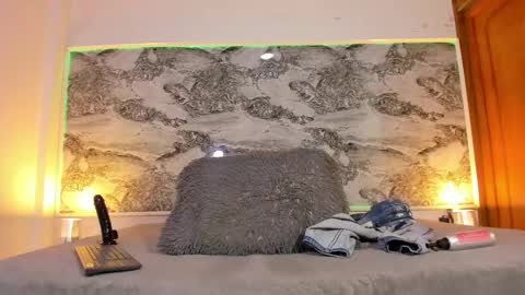 ethan_thouse online show from October 12, 2025, 3:38 am