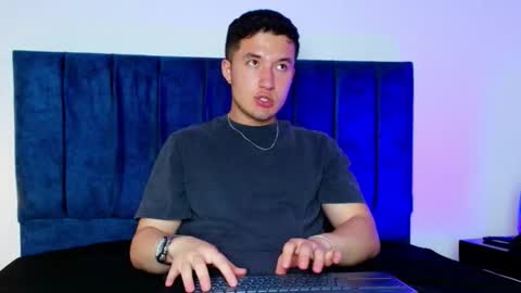 ethanconnor_ online show from December 4, 2025, 9:01 pm