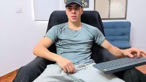 ethangreey1 online show from February 4, 2026, 1:06 pm