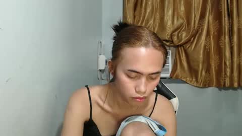 Snapshot of euniceariella21 chatting on January 14, 2025, 9:51 pm YELLA online show from January 14, 2025, 9:51 pm