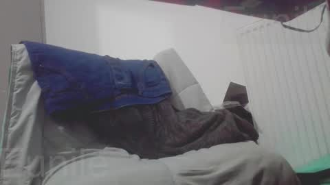 eunile online show from November 1, 2025, 6:32 pm