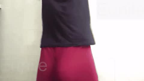 eunile online show from April 6, 2026, 5:47 pm