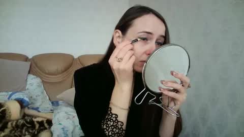 eva00186 online show from November 6, 2025, 11:44 am