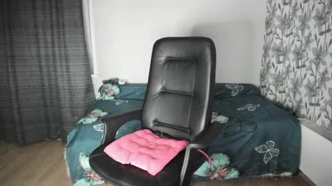 Eva online show from March 5, 2025, 6:23 pm