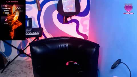 Iris Smile  independent model online show from September 19, 2025, 6:59 am