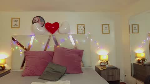 EVA DAEMON  online show from February 18, 2025, 11:22 am