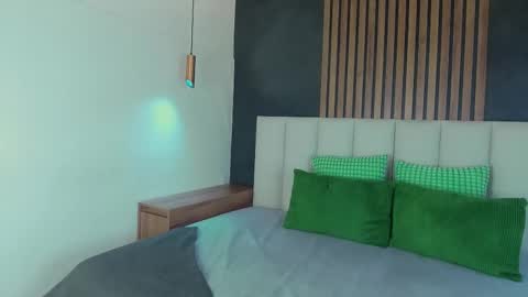 EVA DAEMON  online show from January 19, 2026, 11:47 am