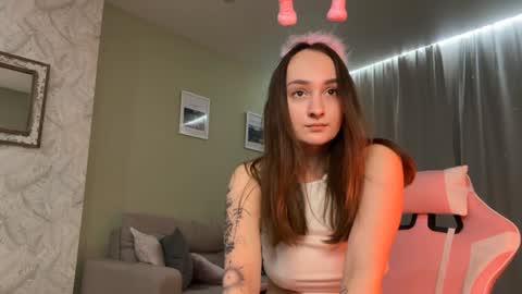 Eva  online show from December 18, 2024, 10:02 pm