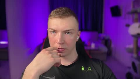 Eva and Iron online show from February 15, 2026, 8:38 pm