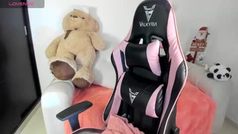 Snapshot of eva_lee18 chatting on December 6, 2024, 3:41 am Eva online show from December 6, 2024, 3:41 am