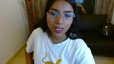 eva_luna86527 online show from May 13, 2026, 3:53 pm