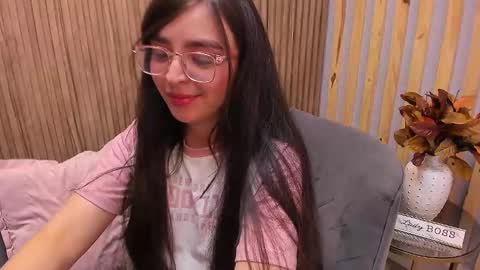 Angelinne online show from February 2, 2025, 9:51 am