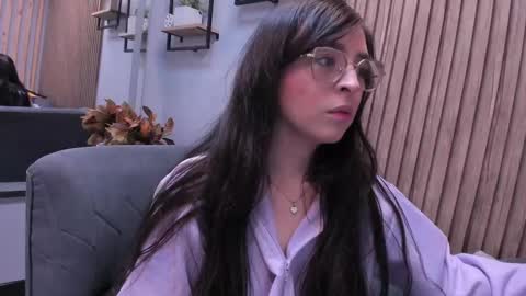 Angelinne online show from September 17, 2025, 2:08 pm