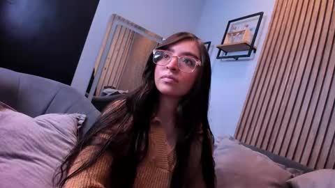 Angelinne online show from September 19, 2025, 10:16 am