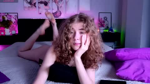 Eva meaw online show from April 29, 2026, 7:42 pm