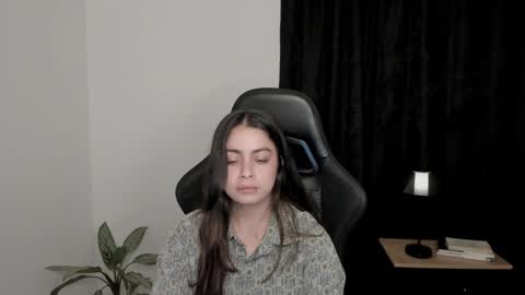 Snapshot of eva_monn chatting on January 10, 2025, 1:32 am eva_monn online show from January 10, 2025, 1:32 am