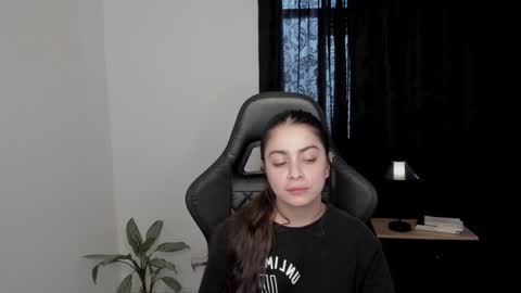 Snapshot of eva_monn chatting on January 12, 2025, 6:59 pm eva_monn online show from January 12, 2025, 6:59 pm