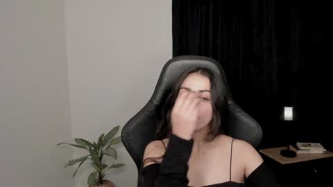 Snapshot of eva_monn chatting on January 15, 2025, 11:08 pm eva_monn online show from January 15, 2025, 11:08 pm