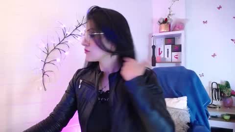 Eva Notty  online show from September 10, 2025, 3:23 pm