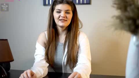 EvaNyx online show from February 4, 2026, 9:09 pm