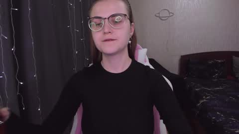 Eva online show from March 6, 2025, 1:24 pm