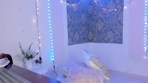 Eva  online show from March 26, 2026, 9:26 am